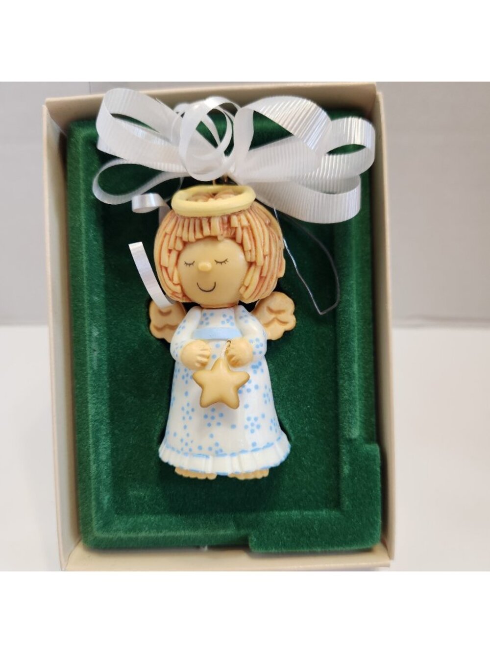 1978 Hallmark Keepsake Ornament Ceramic Christmas Angel with Star In Original Bx